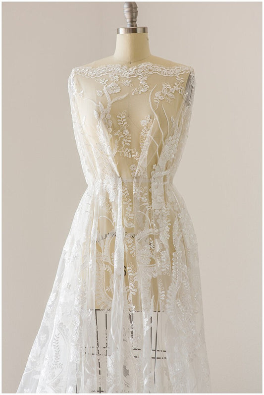 Tela moderna de encaje para novia en color off-white / encaje boho bordado / encaje para vestido de novia / encaje floral con lentejuelas // L17-129