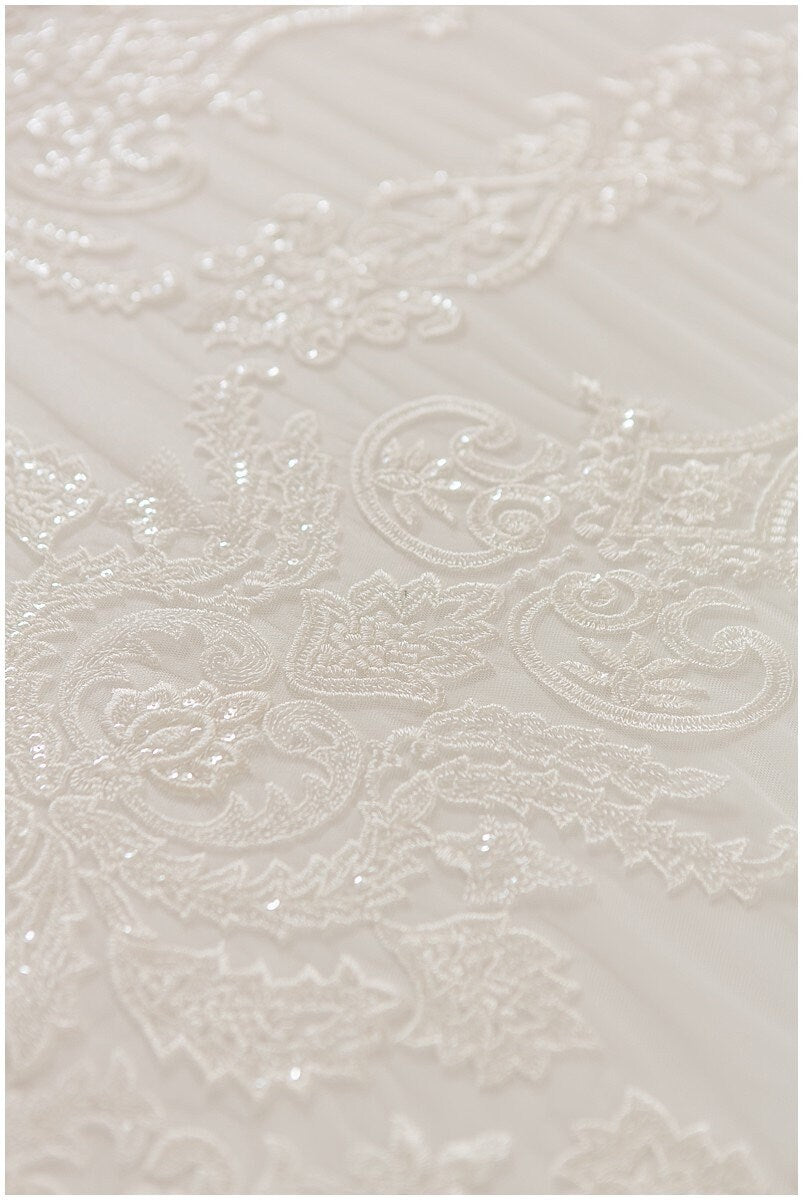 Bestickter Spitzenstoff Off-White/ Boho Brautkleid Spitzenstoff/ bestickte Spitze/ Ornament Brautspitze/ florale Spitze// L17-133