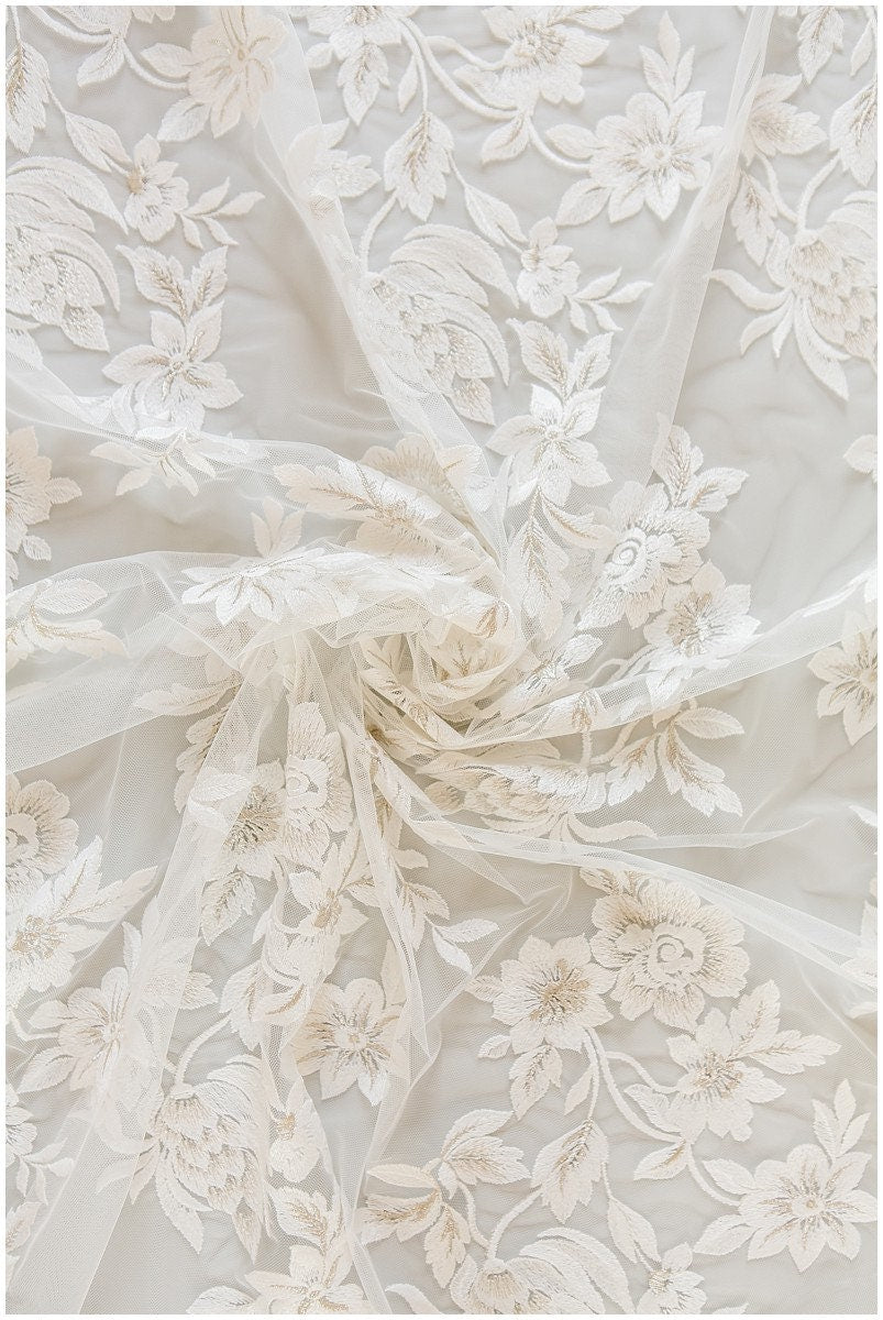 Romantischer Blumen Spitzenstoff Off-White/ Blumen Brautspitze/ bestickte florale Brautspitze/ Hochzeitskleid Spitze// L17-138