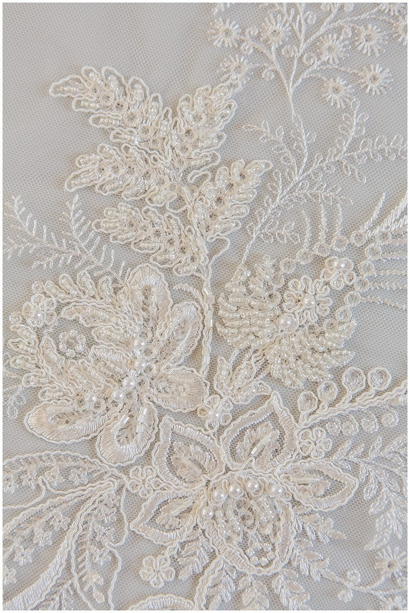 Schwere Perlen Brautspitzenstoff Off-White/ Perlen Spitze Stoff für Brautkleider/ Perlenspitzenstoff/ Blumen Spitze// L17-143