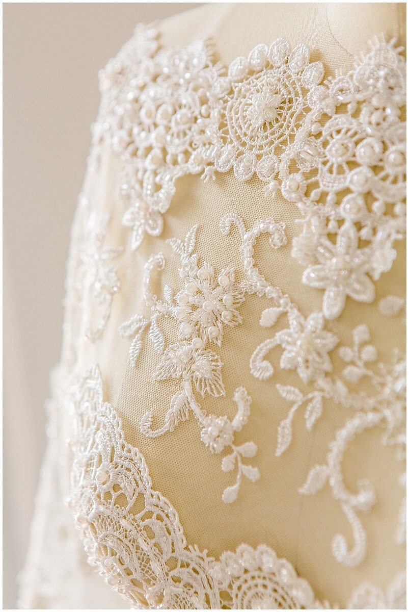 Perlen Brautspitze mit gehäkelten Elementen/ Hochzeitskleid Spitze mit Perlen/ Brautspitze Off-White// L17-145