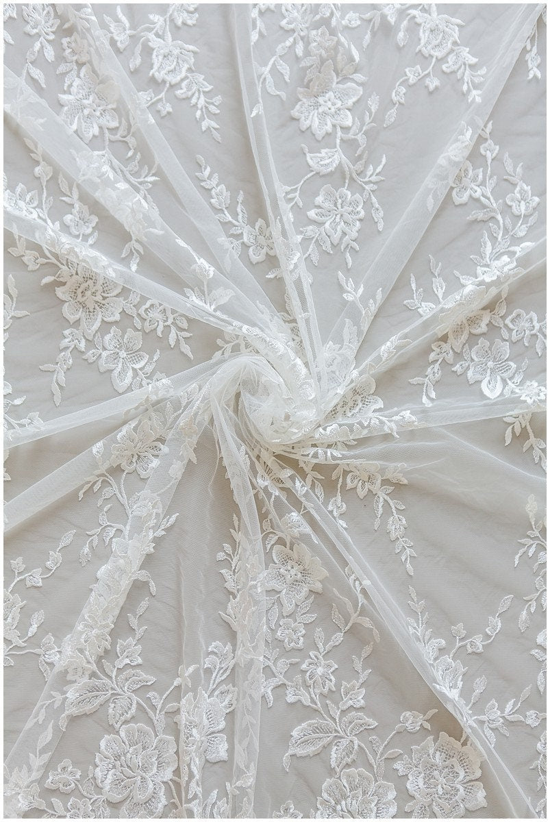 Blumen Spitzenstoff Off-White/ Braut Blumenspitze/ Brautkleid Spitzenstoff/ bestickter Spitzenstoff/ Spitzenschleier// L17-149
