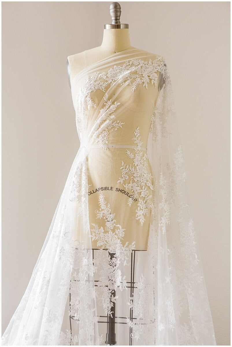 Romantischer Blumen Spitzenstoff/ Braut Spitzenstoff Off-White/ Pailletten Spitze/ bestickter Spitzenstoff/ Spitzenschleier// L17-150