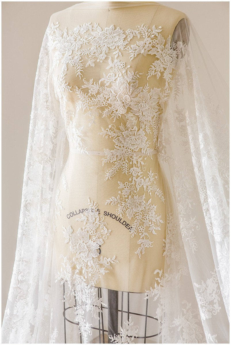 Romantischer Blumen Spitzenstoff/ Braut Spitzenstoff Off-White/ Pailletten Spitze/ bestickter Spitzenstoff/ Spitzenschleier// L17-150