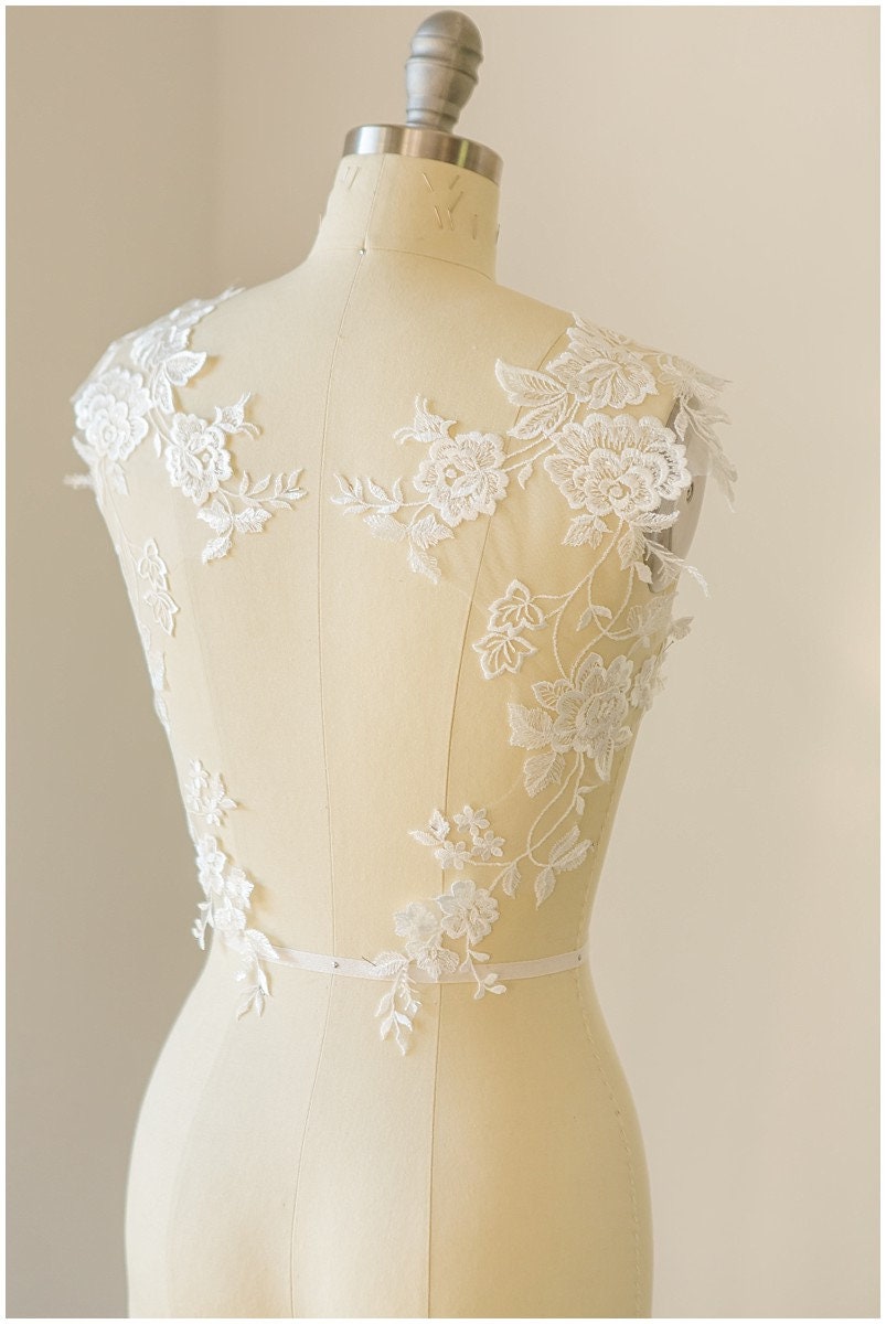 A17-123 / Romantische BlumenSpitze Applikation, Blumen Applikation, SpitzenBlume Aufnäher, Hochzeitskleid Spitze, Hochzeitskleid Spitzenapplikation, Brautspitze