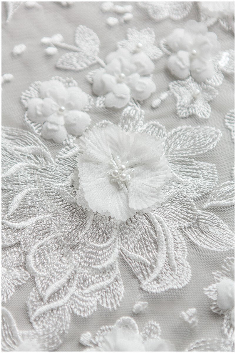 Weiche 3D-Blütenspitze/ 3D Perlenspitze/ Braut Spitzenstoff Off-White/ Brautkleid Spitze/ Couture Spitze/ Perlenspitze// L17-151