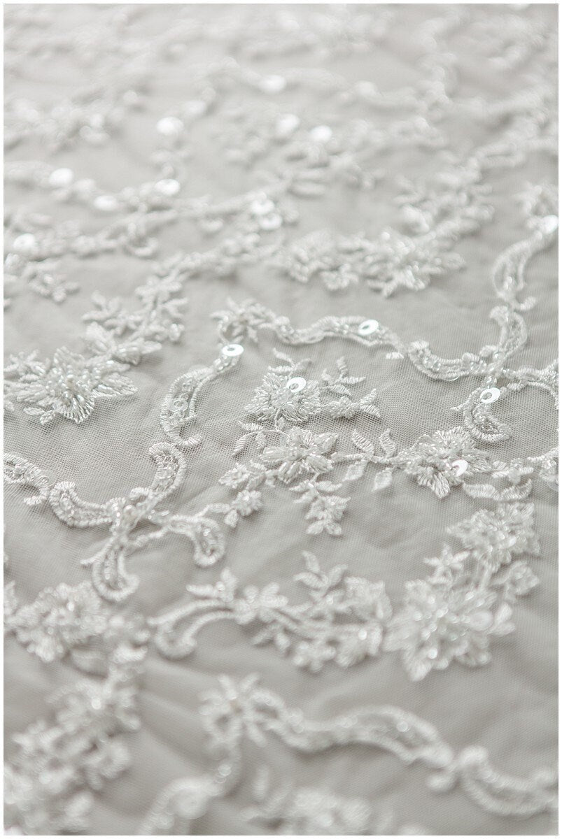Perlen Spitzenstoff Off-White/ Braut Spitze/ Brautspitzenstoff/ Perlen Spitze// L17-168