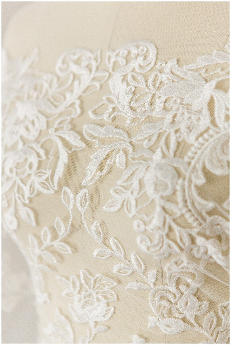 Bestickter weicher Braut Spitzenstoff/ Blumen Spitzenstoff Off-White/ Hochzeitskleid Spitze/ Spitze Schleierstoff// L17-172-RY