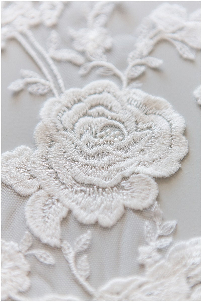 Flower applique, lace flower applique, wedding dress applique, lace flower// A17-149
