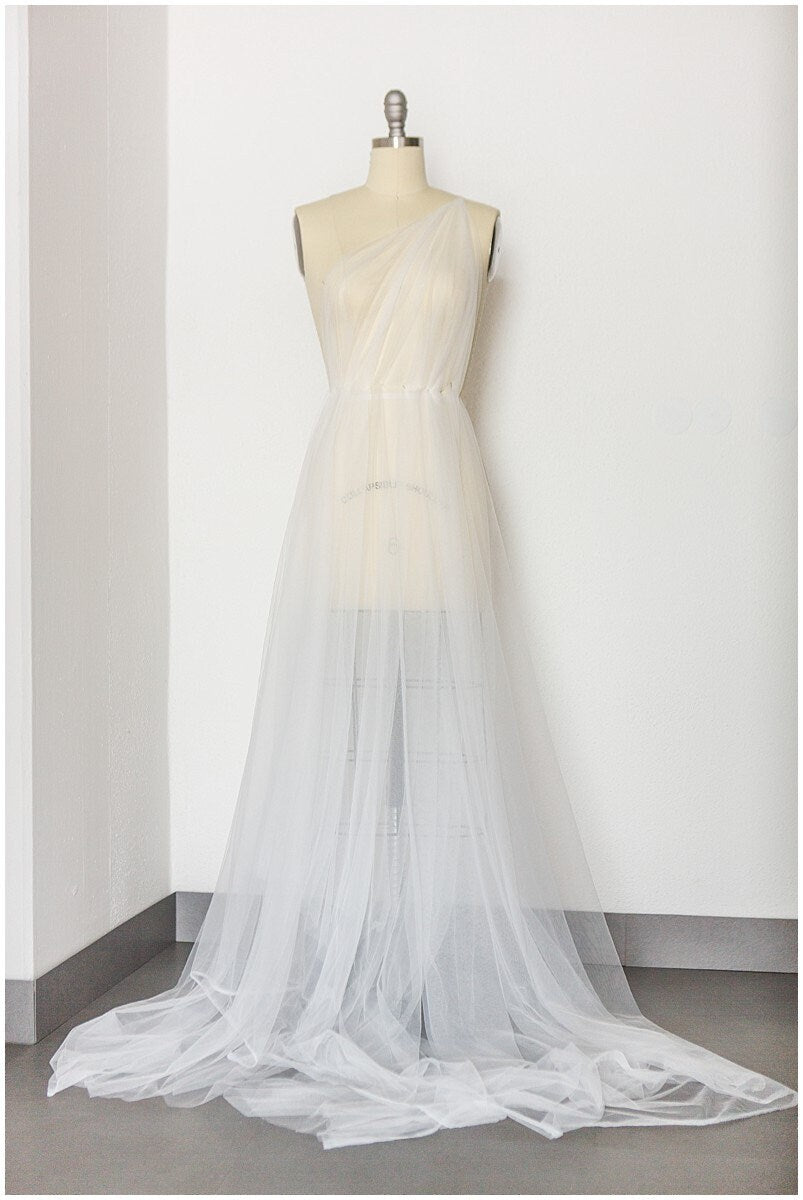 3.1m wide - very soft tulle fabric for bridal veils & wedding dresses/ veil tulle white off-white/ soft tulle// R-167-18 BOLT 27.4Yds