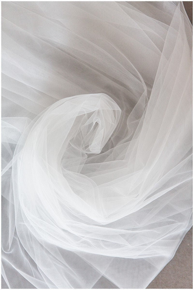 3.1m wide - very soft tulle fabric for bridal veils & wedding dresses/ veil tulle white off-white/ soft tulle// R-167-18 BOLT 27.4Yds
