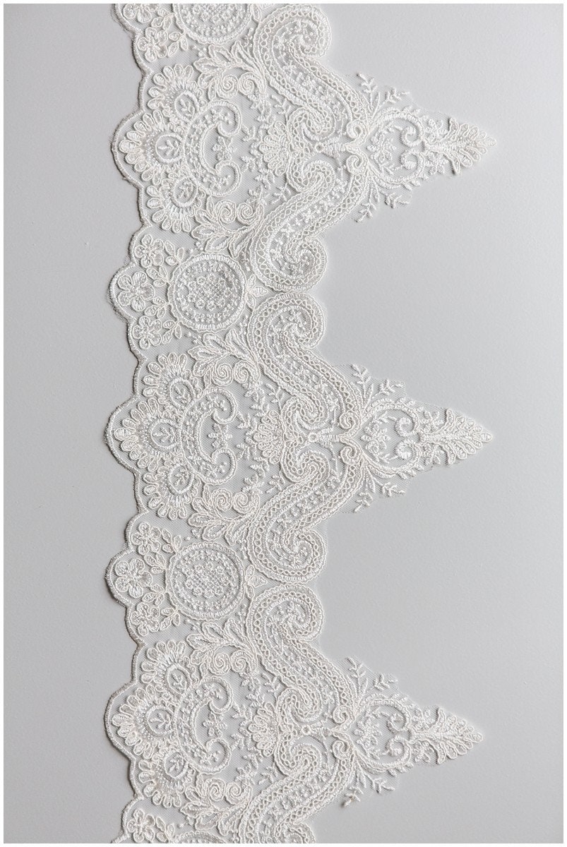 Lace trim off-white/ elegant bridal lace trim/ veil lace trim/ lace embroidery/ wedding dress lace trim// T17-045