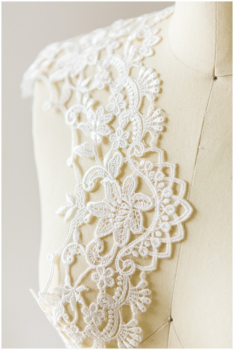 Crochet lace trim off-white/ veil lace trim/ bridal lace trim/ floral embroidered lace trim// T17-049