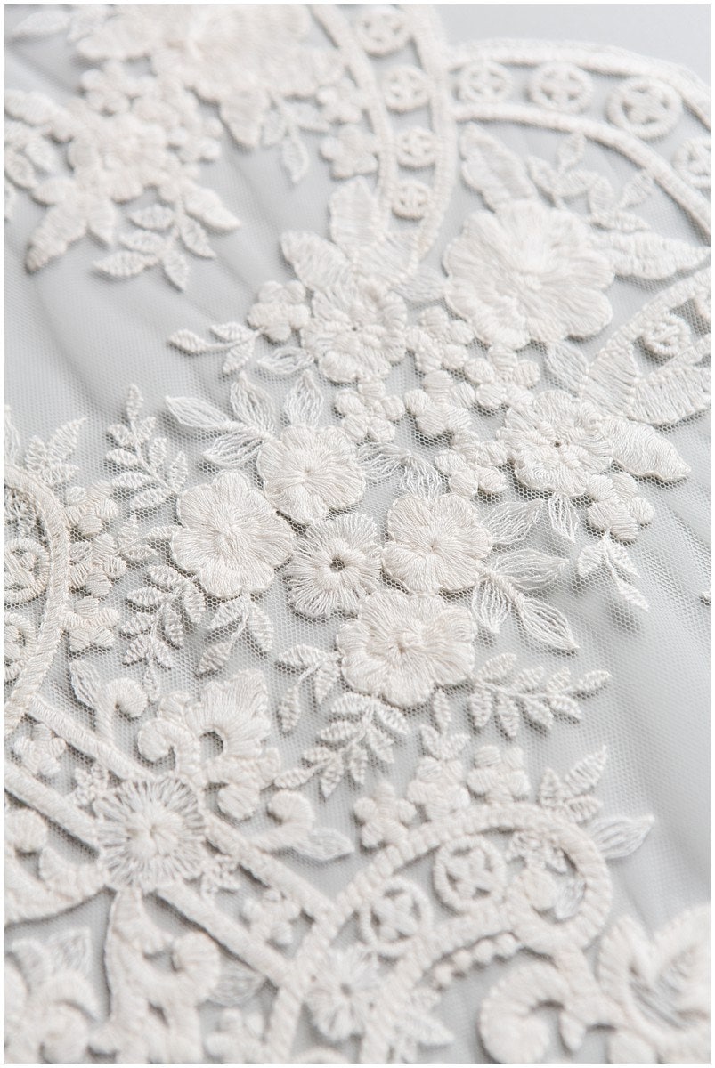 Bridal lace trim off-white/ wedding lace trim/ veil lace/ soft embroidered lace trim/ elegant bridal lace// T17-051