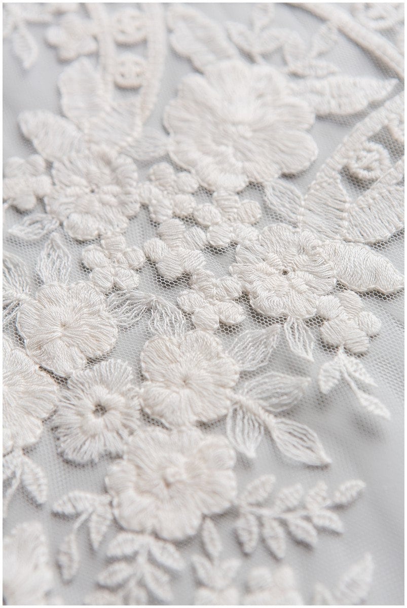 Bridal lace trim off-white/ wedding lace trim/ veil lace/ soft embroidered lace trim/ elegant bridal lace// T17-051