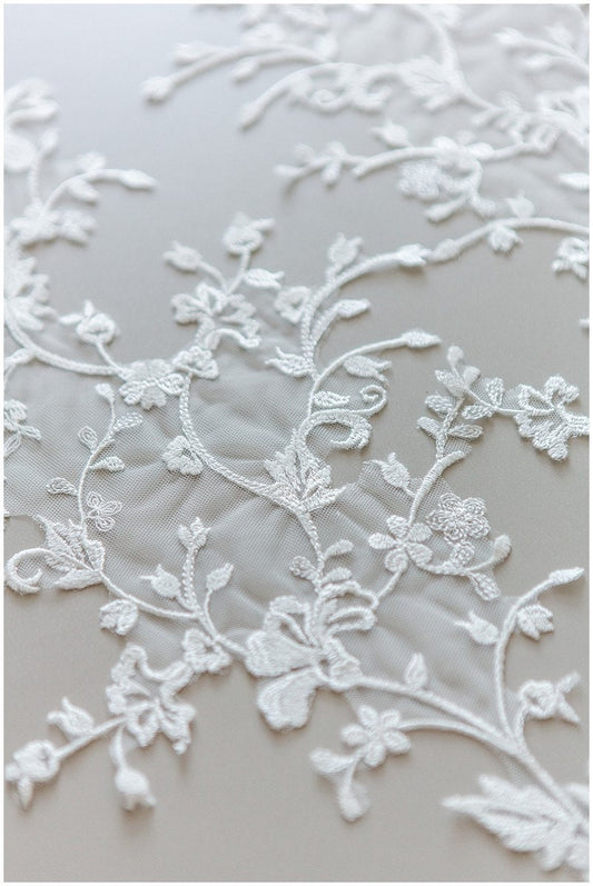 Applique de dentelle florale romantique, applique de dentelle florale de mariée, fleur de dentelle, applique florale, applique de dentelle de robe de mariée, applique de fleur de dentelle//A17-133