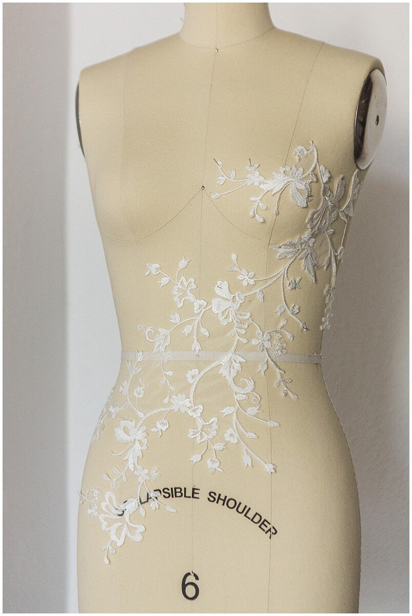 Romantische Blumen Spitzen Applikation, Braut Blumen Spitzen Applikation, Spitzenblume, Blumen Applikation, Hochzeitskleid Spitzenapplikation, Spitzenblumen Applikation// A17-133