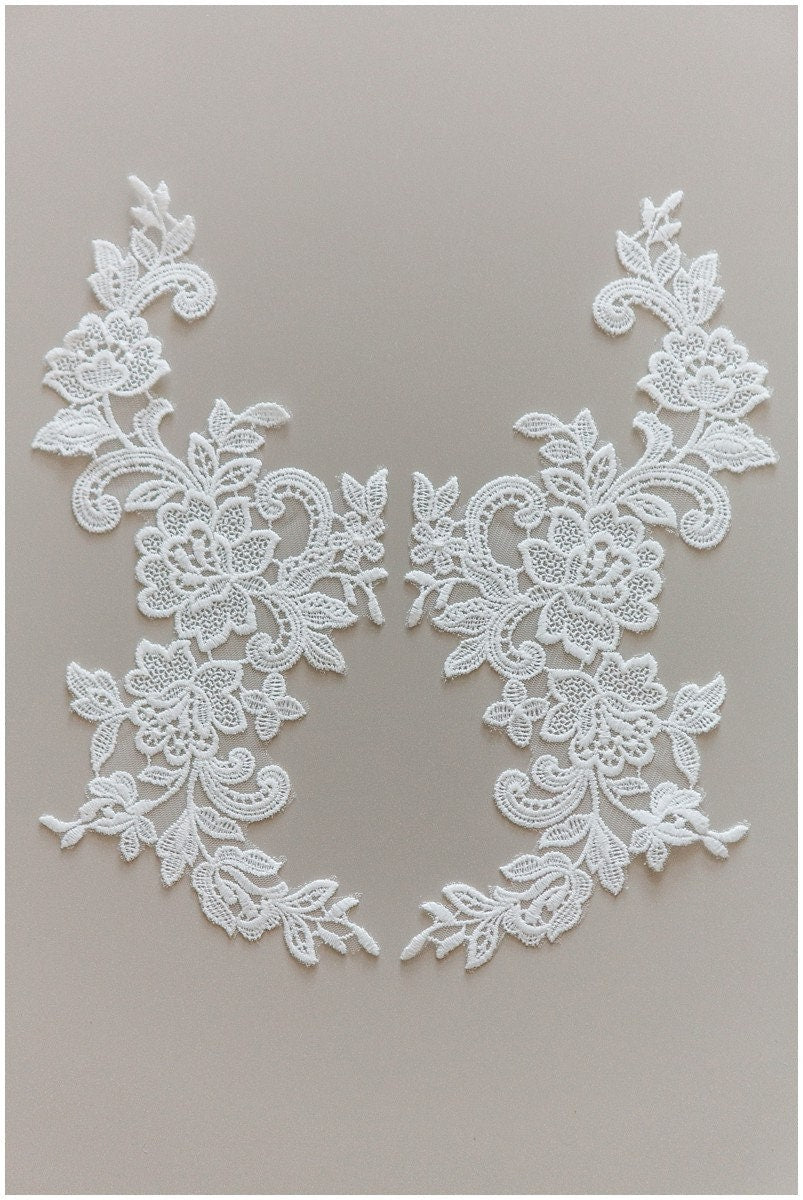 Romantische Blumen Spitzen Applikation, BrautBlüten Applikation, Spitzenblume, Blumen Applikation, Hochzeitskleid Spitzenapplikation, Spitzenblumen Applikation// A17-136