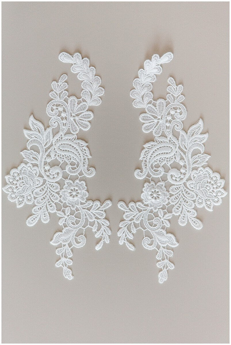 Milchseide Spitzen Applikation, BrautBlumen Applikation, Spitzenblume, Blumen Applikation, Hochzeitskleid Spitzenapplikation, Spitzenblumen Applikation// A17-139