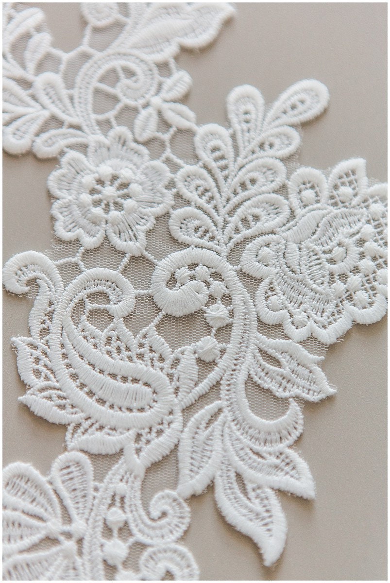 Milchseide Spitzen Applikation, BrautBlumen Applikation, Spitzenblume, Blumen Applikation, Hochzeitskleid Spitzenapplikation, Spitzenblumen Applikation// A17-139