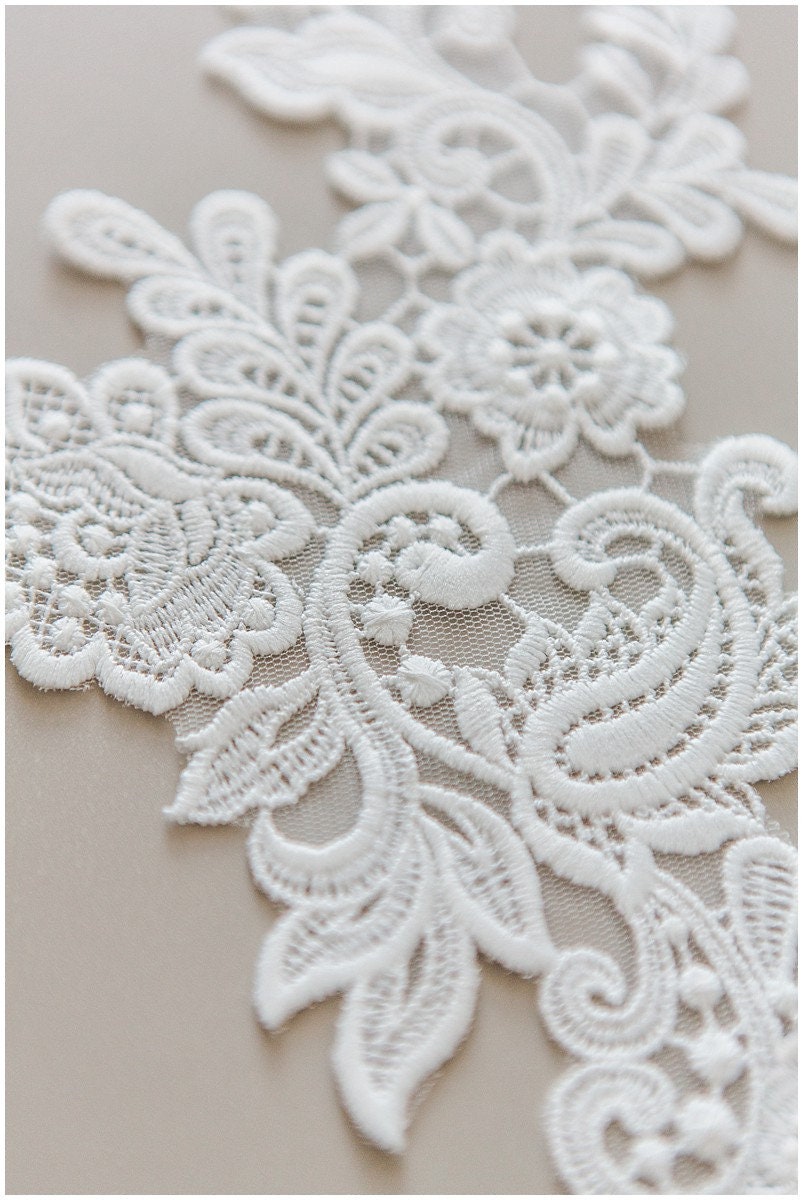Milchseide Spitzen Applikation, BrautBlumen Applikation, Spitzenblume, Blumen Applikation, Hochzeitskleid Spitzenapplikation, Spitzenblumen Applikation// A17-139
