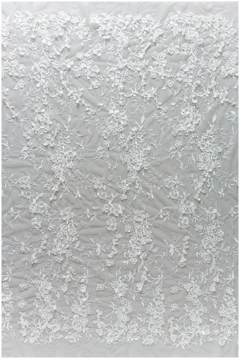 Wunderschöner 3D Spitzenstoff für Brautkleider/ Brautspitze Off-White/ Blumenspitze/ bestickte Spitze/ romantische Braut Spitze// L17-184