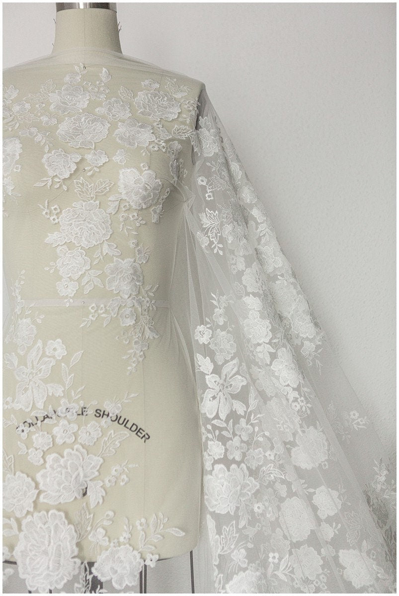 Braut Spitzenstoff Off-White/ große Blütenspitze/ Rosenblüten Spitzenstoff/ Hochzeitskleid Spitze/ Brautkleid Spitze// L17-162