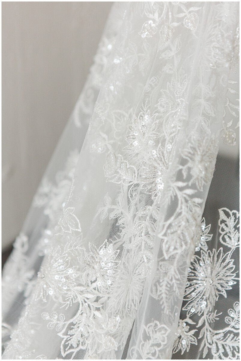 Romantischer handbeaded Spitzenstoff, Brautkleid Stoff, Hochzeitskleid Tüll, Brautspitze, Perlen Spitzenstoff, Blumen Spitze Design// L17-183