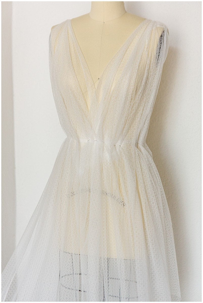 160cm wide - Circular tulle fabric for bridal veils & wedding dresses/ Off-White soft mesh fabric/ soft tulle fabric/ veils// R-168