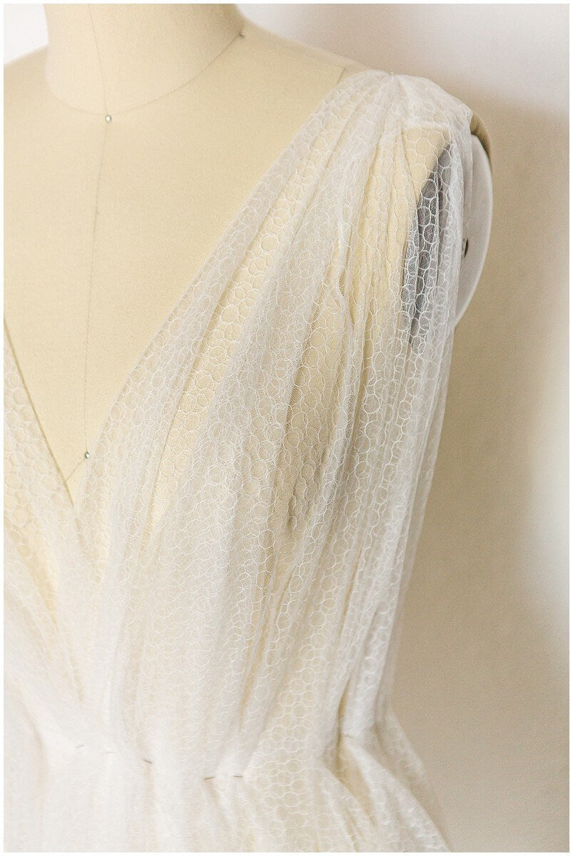 160cm wide - Circular tulle fabric for bridal veils & wedding dresses/ Off-White soft mesh fabric/ soft tulle fabric/ veils// R-168