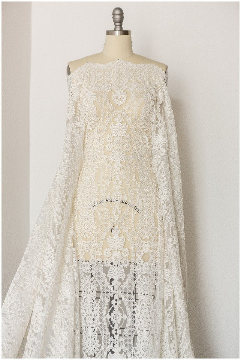 Vintage bridal lace off-white/ boho bridal lace/ bridal lace/ romantic lace// L17-179