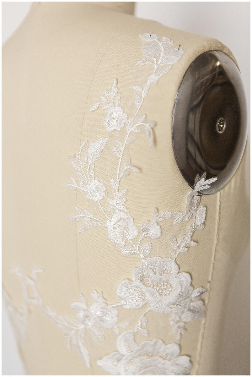 Flower applique, lace flower applique, wedding dress applique, lace flower// A17-149