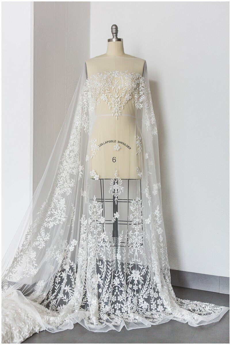 Handperlen Spitzenstoff, Brautkleid Stoff, Hochzeitskleid Tüll, Pallas Couture, Perlen Spitzenstoff, BlattSpitze Design// L17-181
