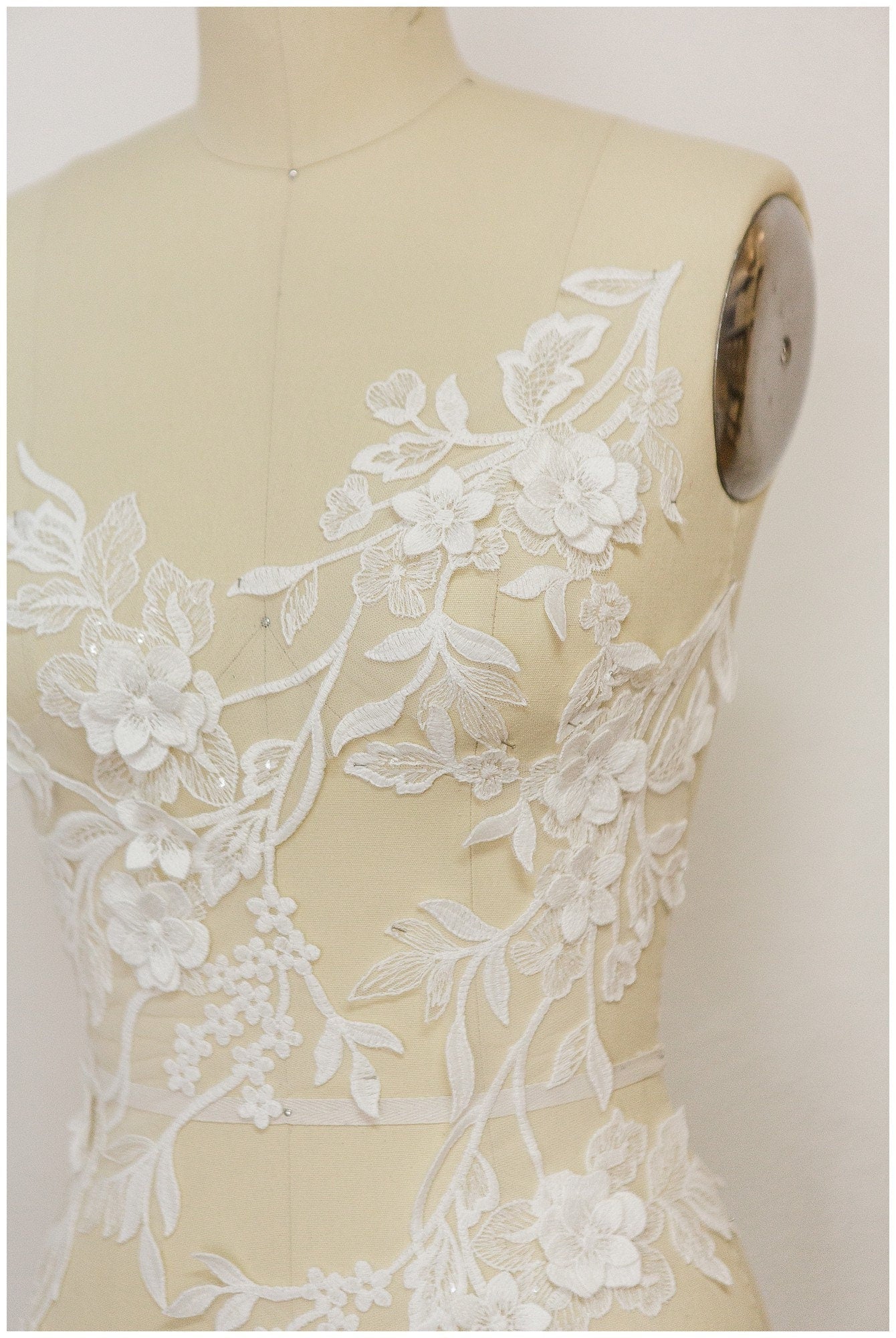 3D Blumen SpitzenApplikation für Hochzeitskleid, Hochzeitskleid Spitzenapplikation mit 3D Blumen, Brautspitze Applikation// A17-155