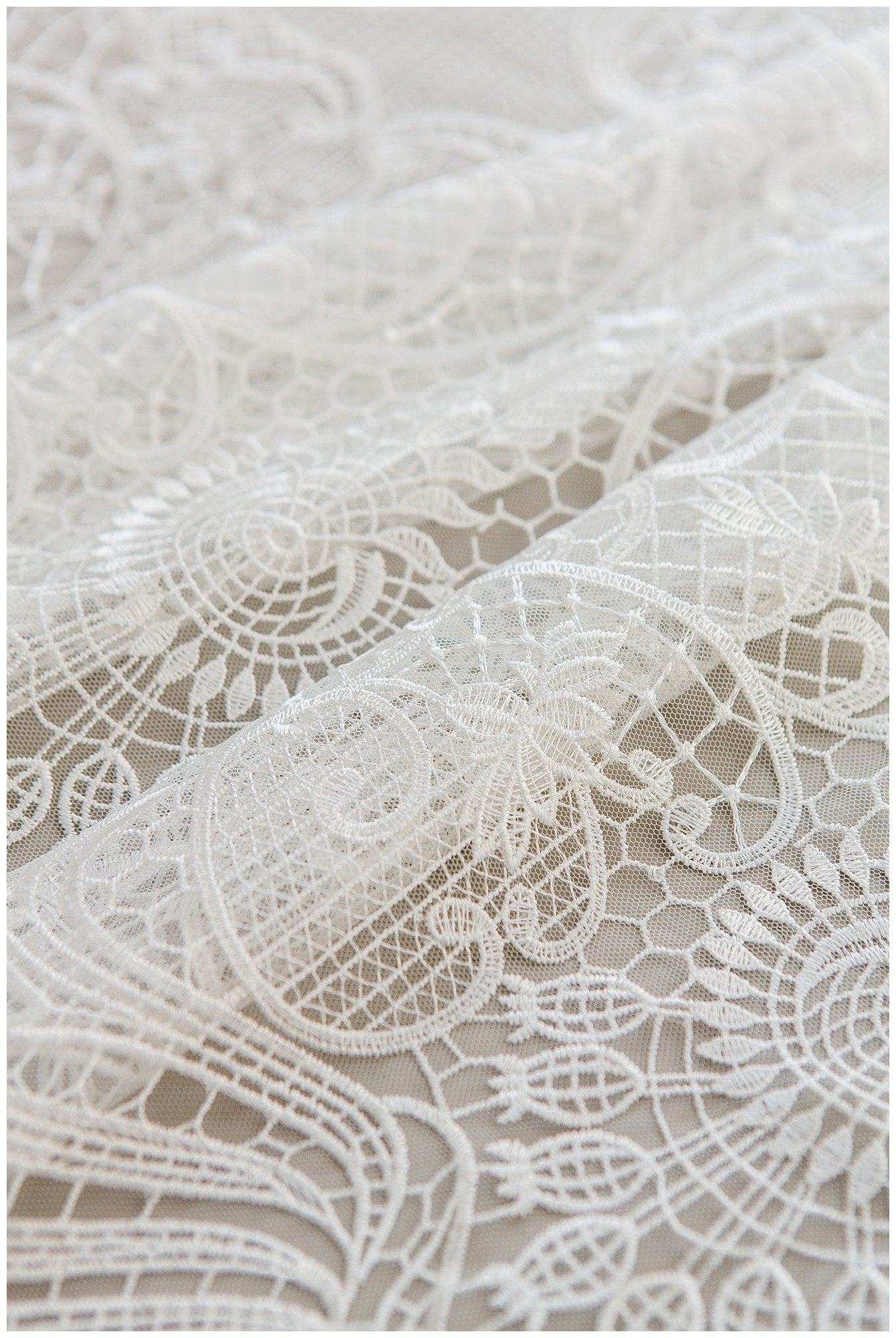 Boho lace fabric off-white/ lace for wedding dresses/ wedding dress lace/ boho wedding dress lace/ crochet lace fabric// L18-189