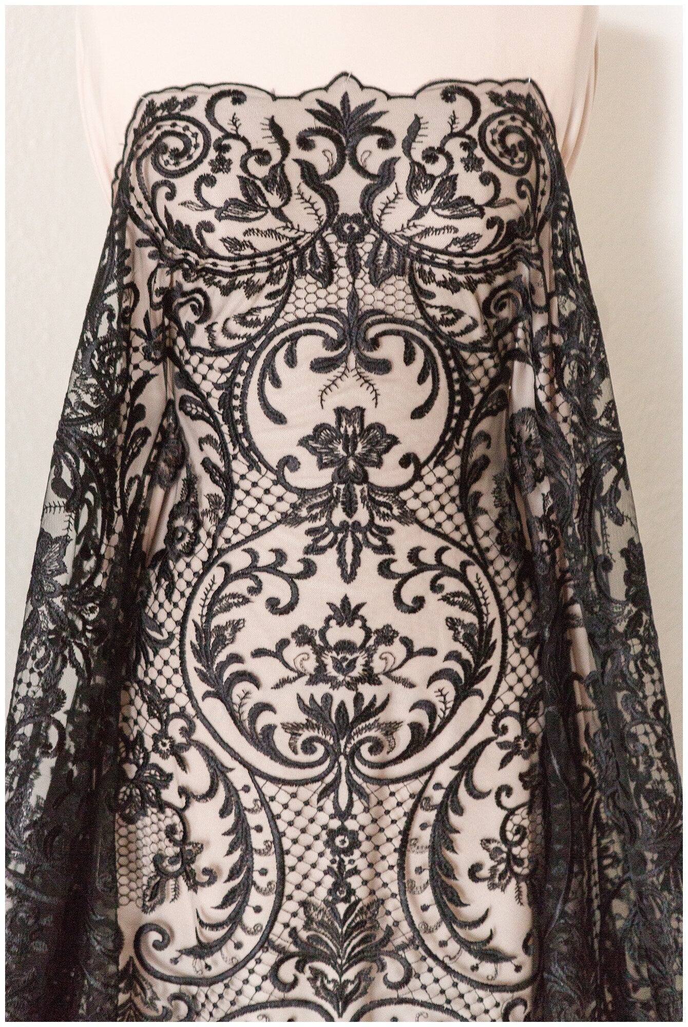 schwarze Braut Spitze/ schwarze florale Spitze/ florale Couture Spitze/ schwarze Spitzen Stickerei // L18-192