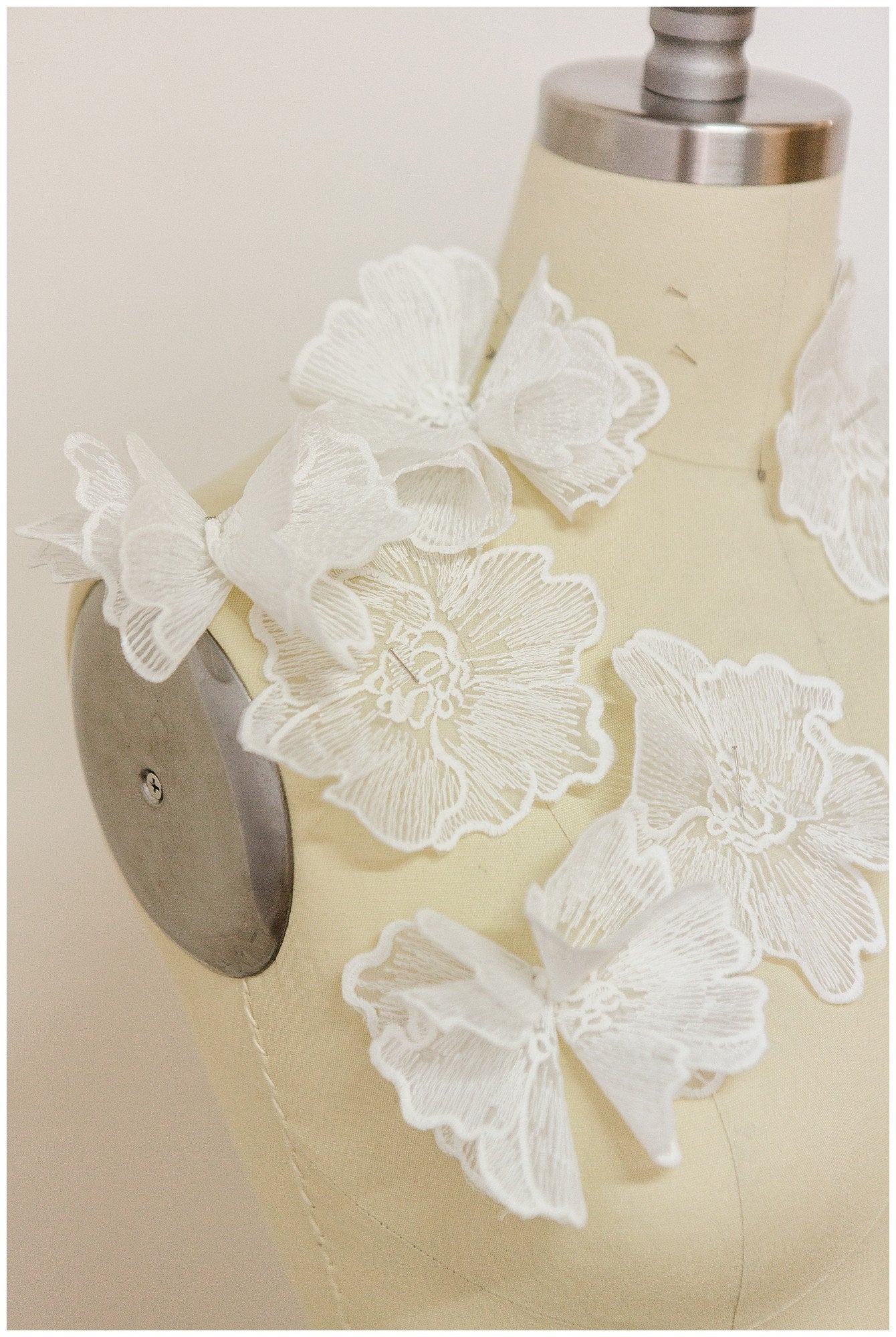 10pcs 3D lace flowers for sewing/ 3D flower lace applique/ wedding dress lace applique/ bridal lace// A17-157