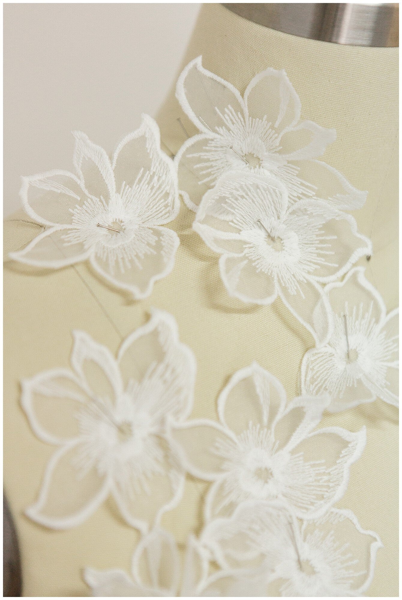10pcs 3D lace flowers for sewing on/ 3D flower lace applique/ wedding dress lace applique/ bridal lace// A17-158