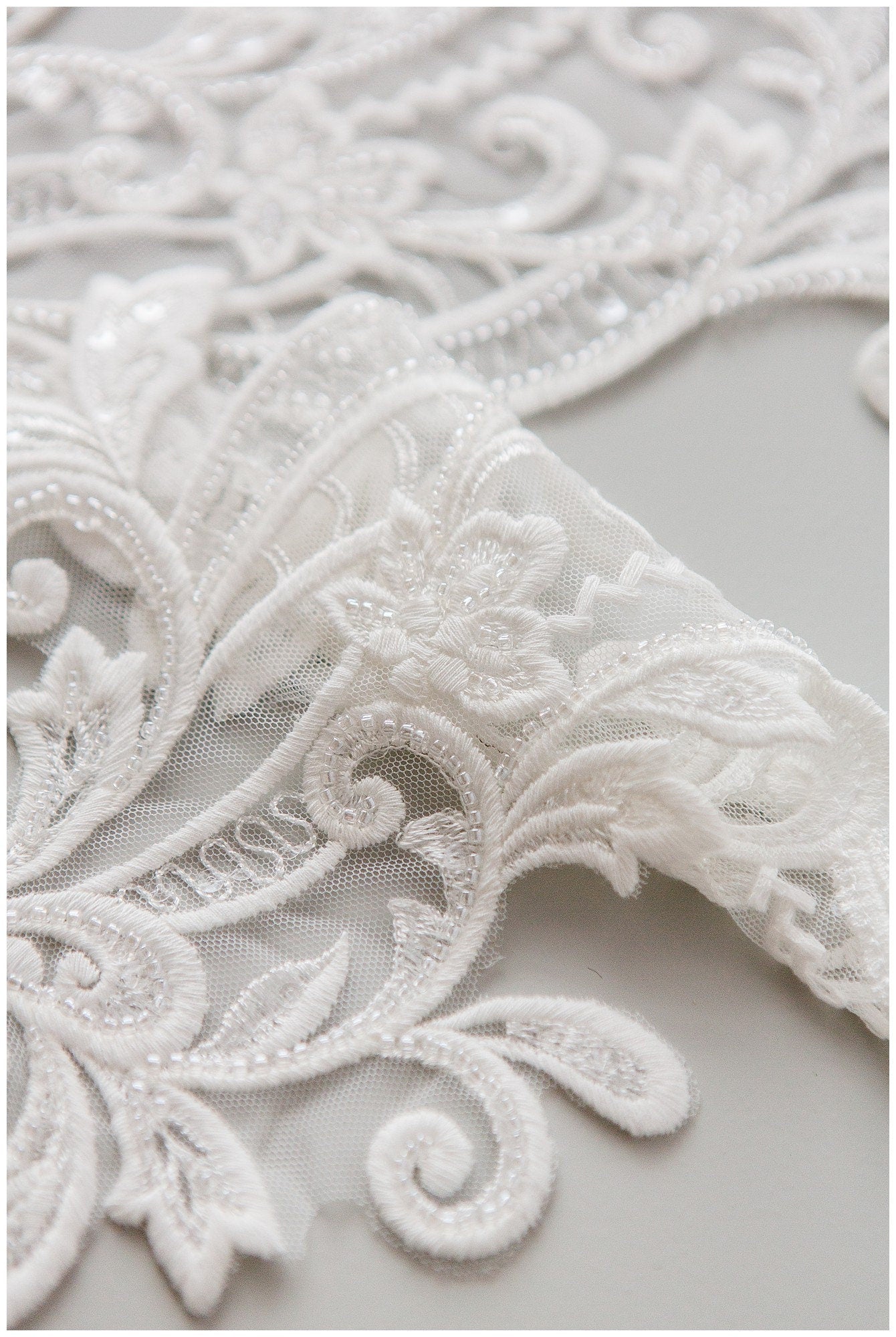 Perlen Hochzeitskleid Applikation, Aufnäher für Brautkleid, Spitzenblume für Hochzeitskleid, Brautspitze Applikation// A17-152