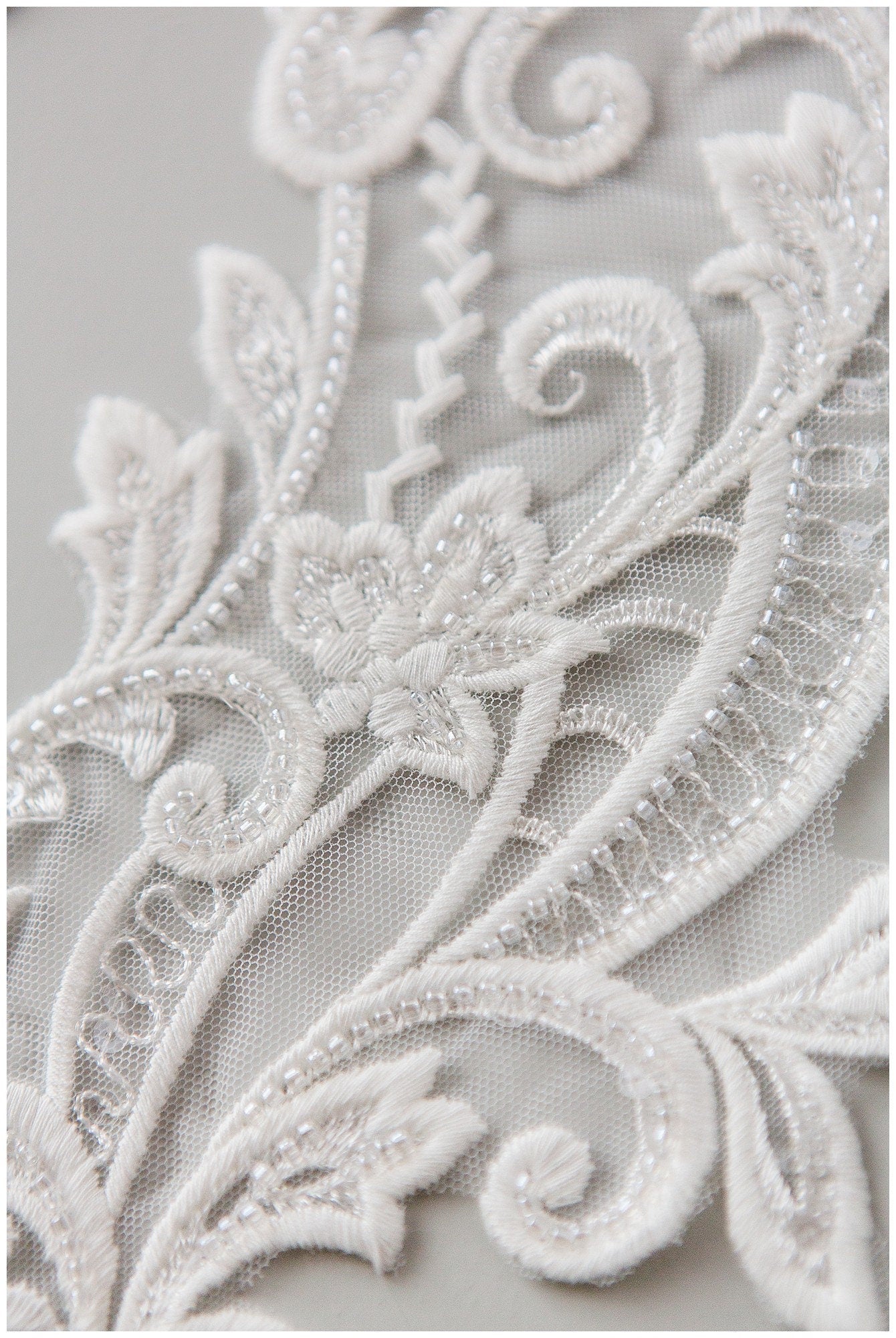 Perlen Hochzeitskleid Applikation, Aufnäher für Brautkleid, Spitzenblume für Hochzeitskleid, Brautspitze Applikation// A17-152