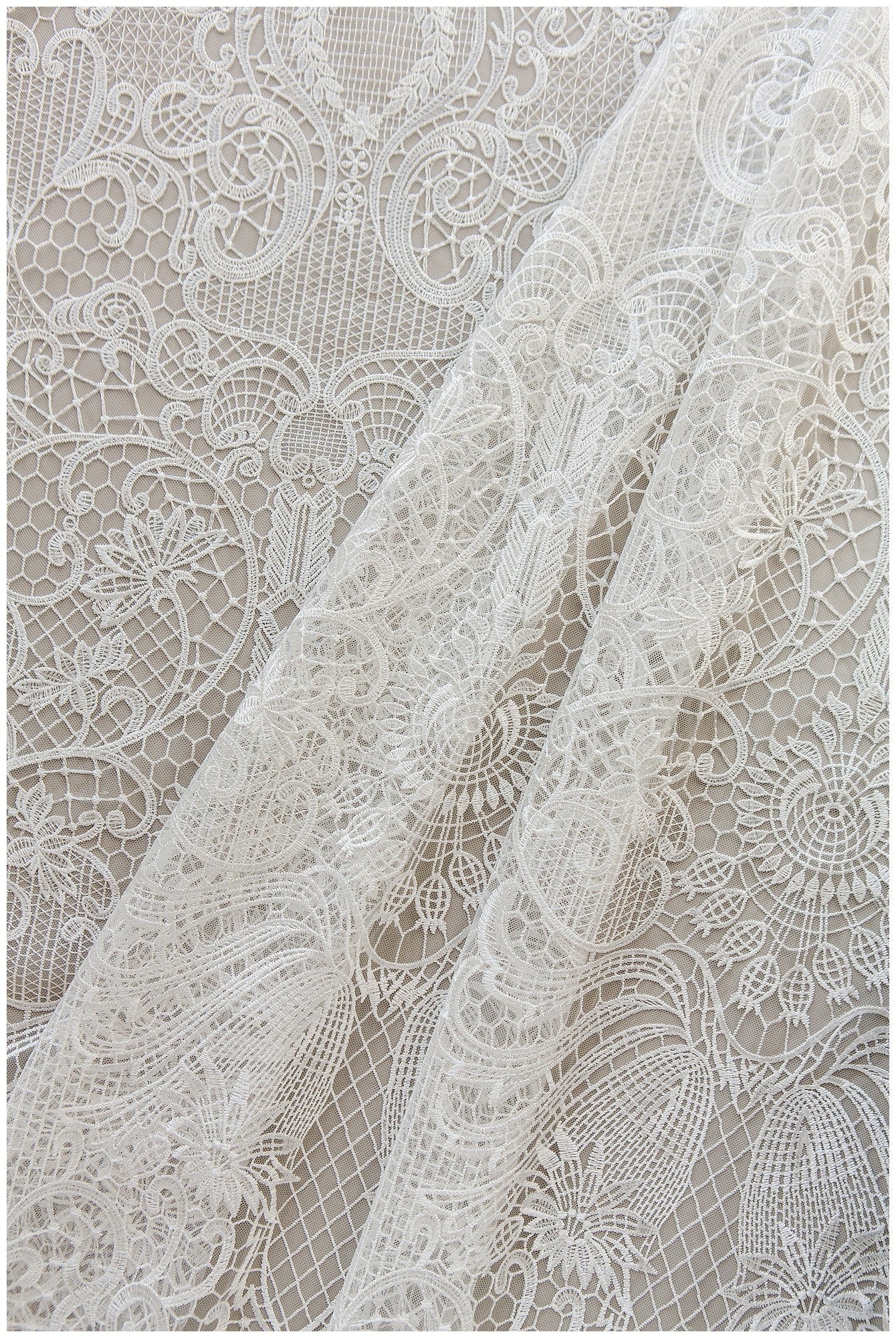 Boho lace fabric off-white/ lace for wedding dresses/ wedding dress lace/ boho wedding dress lace/ crochet lace fabric// L18-189