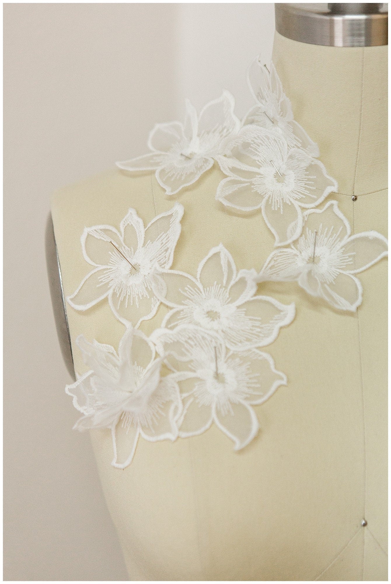 10pcs 3D lace flowers for sewing on/ 3D flower lace applique/ wedding dress lace applique/ bridal lace// A17-158