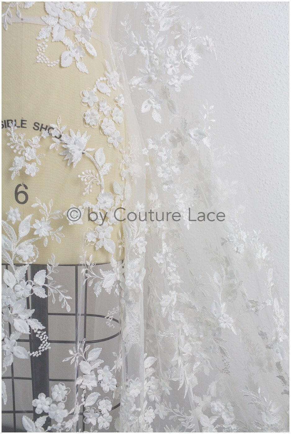 3D Blumen Spitzenstoff Off-White/ Braut Spitzenstoff/ romantischer Blumen Spitzenstoff/ Hochzeit Spitzenstoff// L19-210