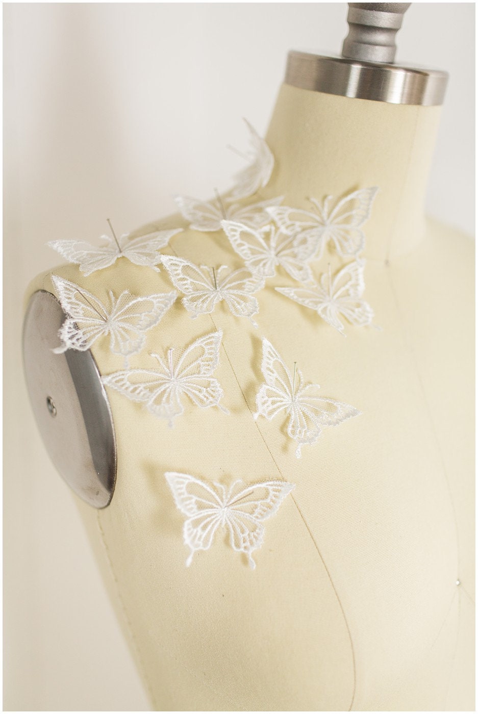 10 pcs. 3D butterflies for sewing/ 3D appliqué for wedding dress/ bridal lace// A19-165