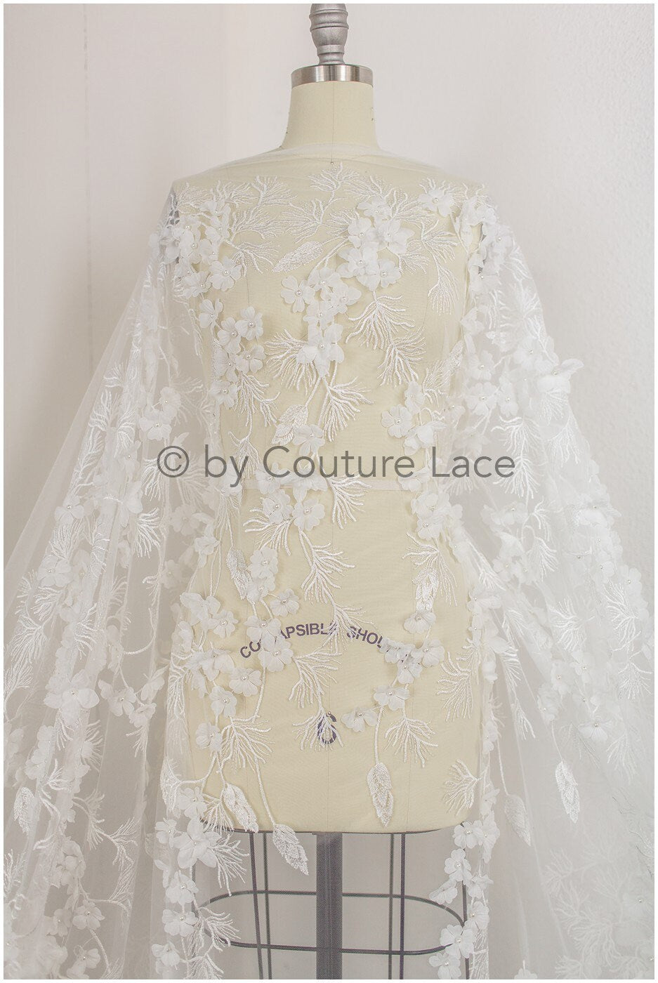 3D Blumen Spitzenstoff Off-White/ Braut Spitzenstoff mit Perlen/ romantischer Spitzenstoff mit 3D Blumen/ Hochzeit Spitzenstoff// L19-245