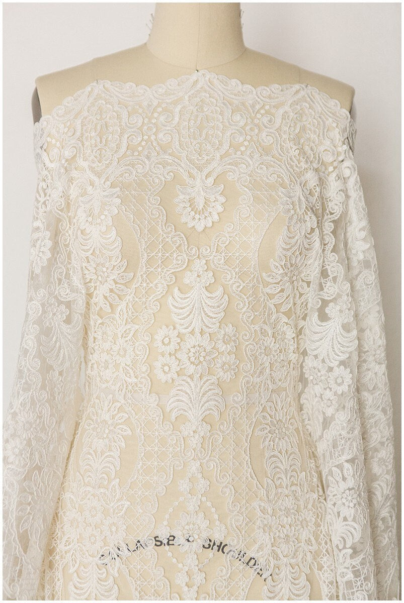 Vintage bridal lace off-white/ boho bridal lace/ bridal lace/ romantic lace// L17-179