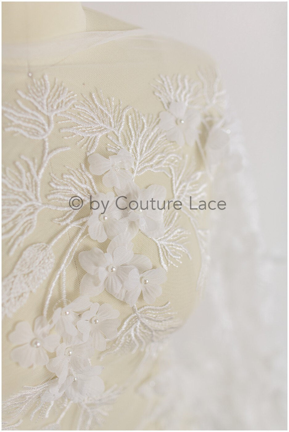 3D Blumen Spitzenstoff Off-White/ Braut Spitzenstoff mit Perlen/ romantischer Spitzenstoff mit 3D Blumen/ Hochzeit Spitzenstoff// L19-245