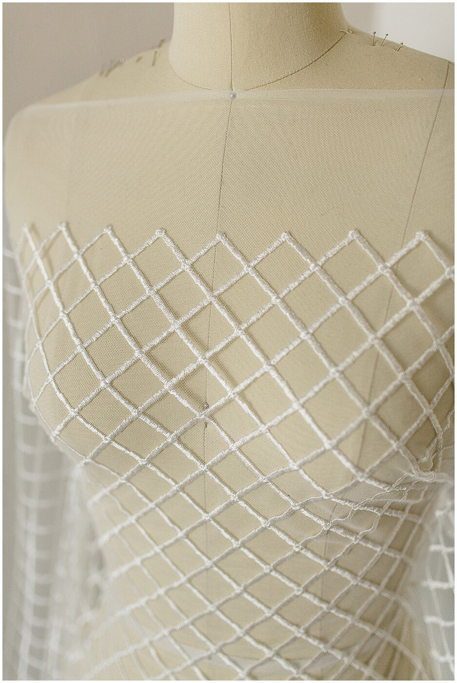 Netz Spitzenstoff Off-White/ Braut Spitzenstoff/ Netzpattern Spitze/ bestickte Hochzeitskleid Spitze// L19-254