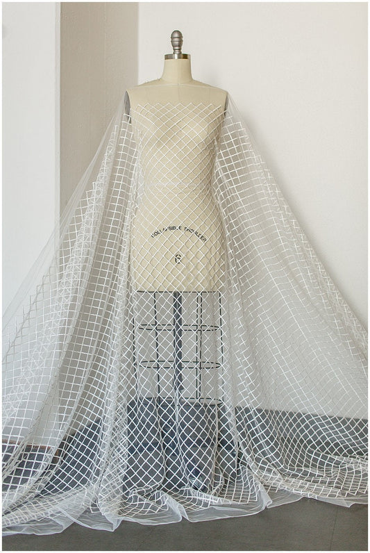 Tela de encaje de malla en color marfil / encaje de novia / encaje con patrón de malla / encaje bordado para vestido de novia / L19-254