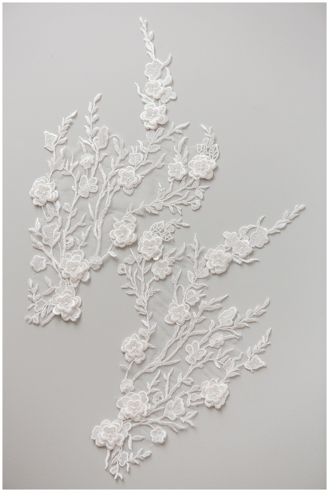 Hochzeitskleid Spitzenapplikation mit Zweigen und 3D Blumen, Spitzenblume für Hochzeitskleid, Brautspitze Applikation// A17-153